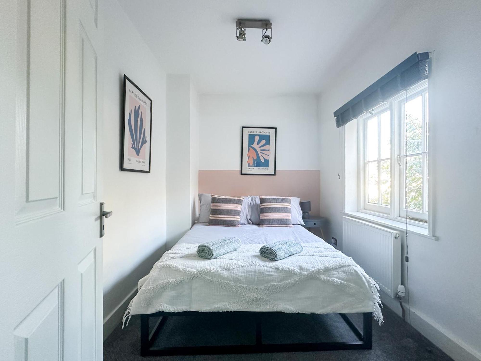 Stylish & Spacious City Centre 3-Bedroom Townhouse - Sleeps 6 แคนเทอร์เบอรี ภายนอก รูปภาพ